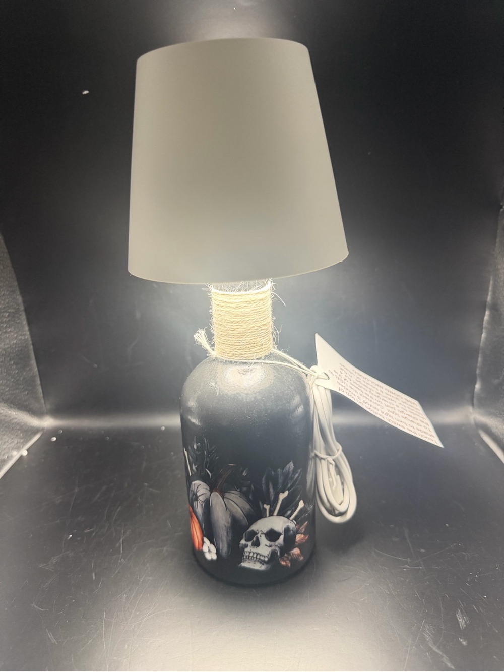 Handmade Halloween Skull & Pumpkin Accent Lamp – Spooky Fall Décor